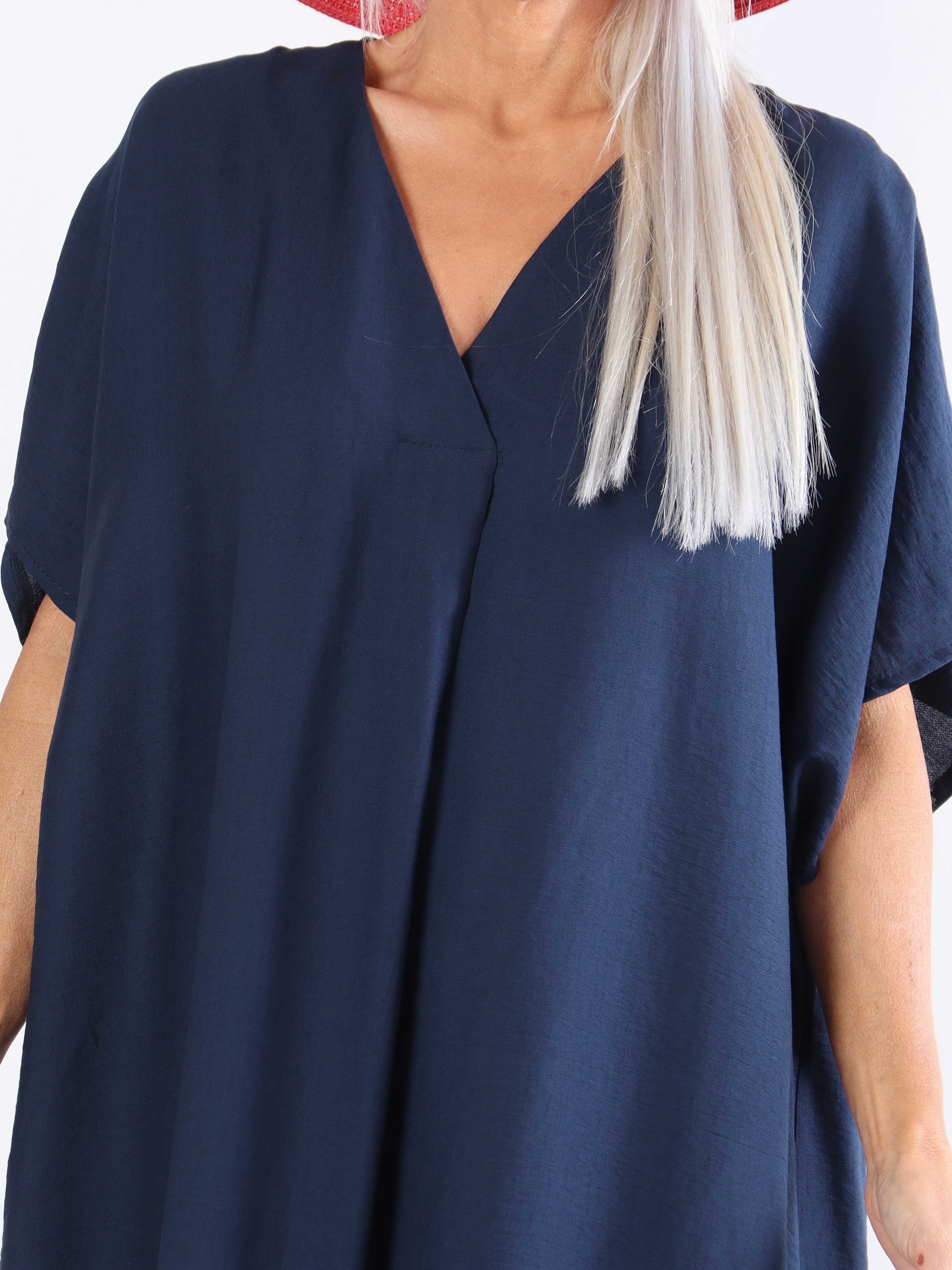 Astrid - Simpel plus size kjole med v-udskæring